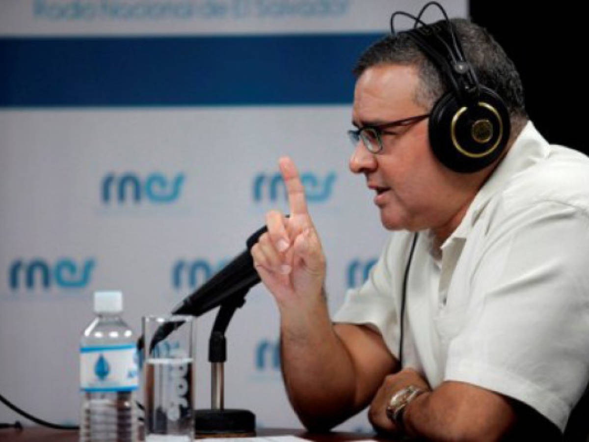 Presidente Funes señala de 'injerencista' a gobierno de Honduras