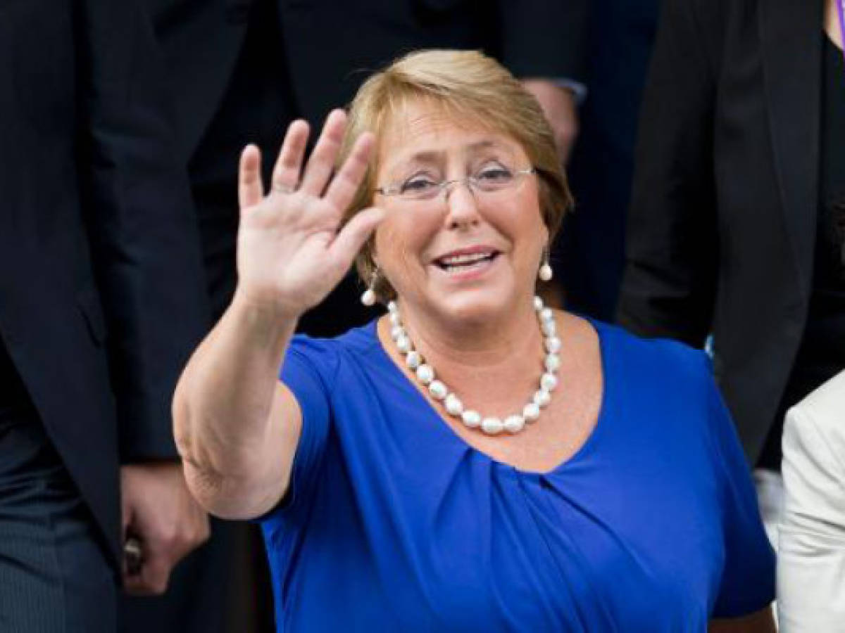 Bachelet vuelve a gobernar con promesa de profundas reformas