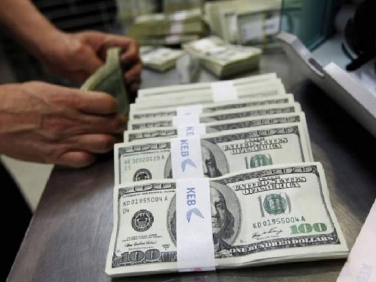 La fortaleza del dólar revaloriza las remesas a América Latina