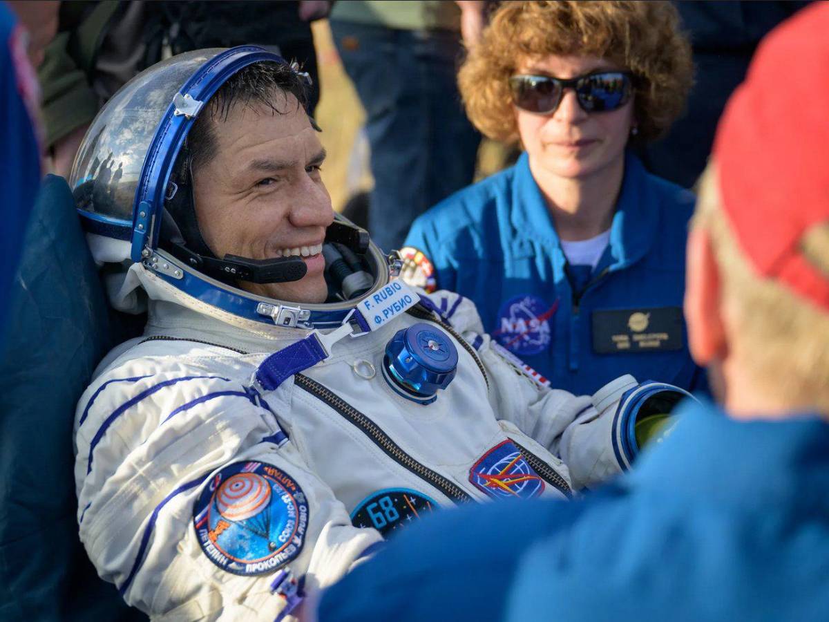 Caminar en gravedad, un desafío para Frank Rubio tras 371 días en el espacio