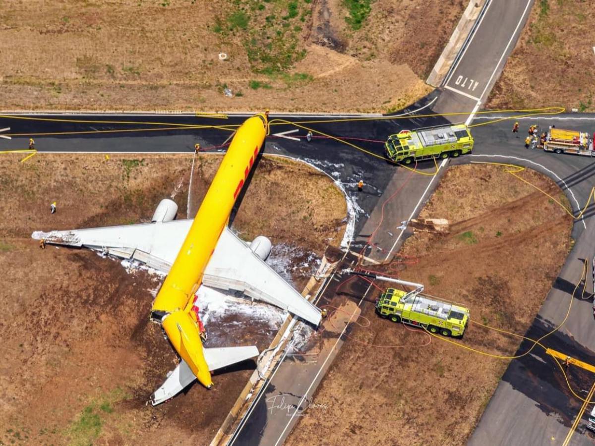 Aeropuerto de Costa Rica cerrará durante cinco horas para remover avión accidentado de DHL