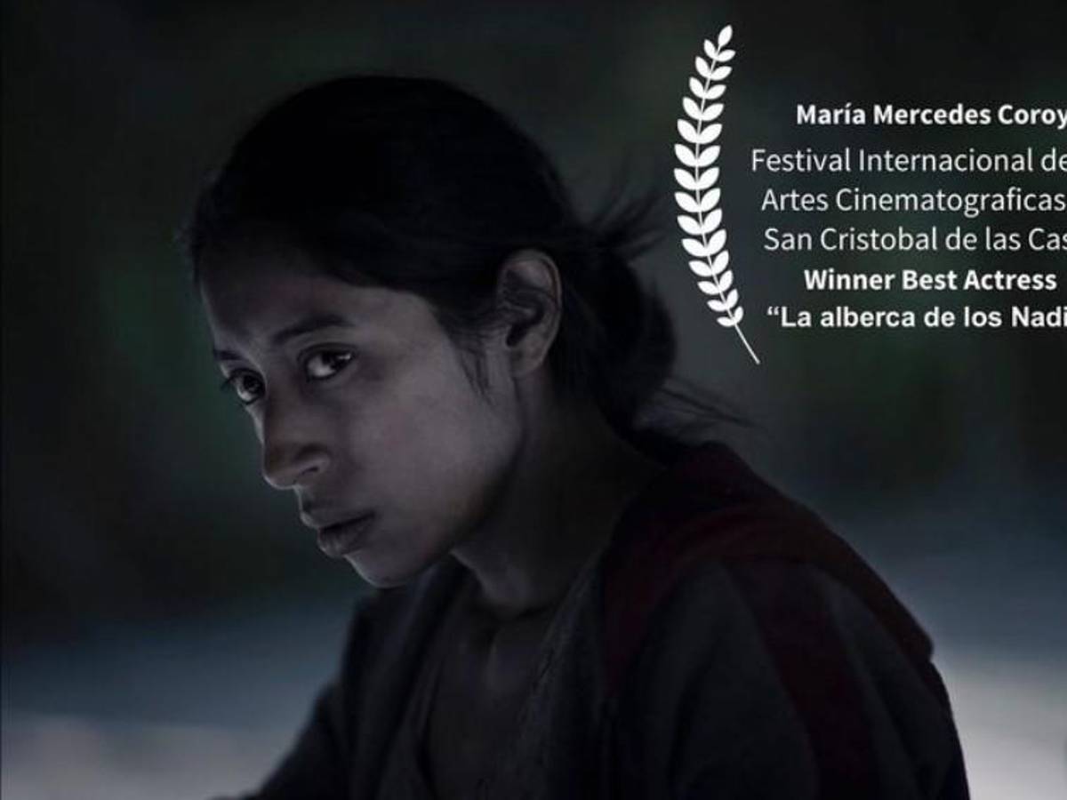 La guatemalteca María Mercedes Coroy gana premio a mejor actriz por ‘La alberca de los Nadies’