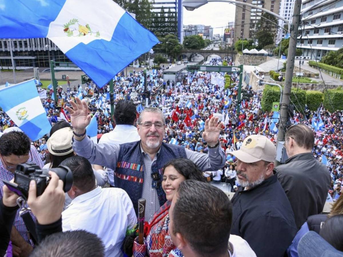 OEA denuncia intentos de 'impedir una transición pacífica' en Guatemala