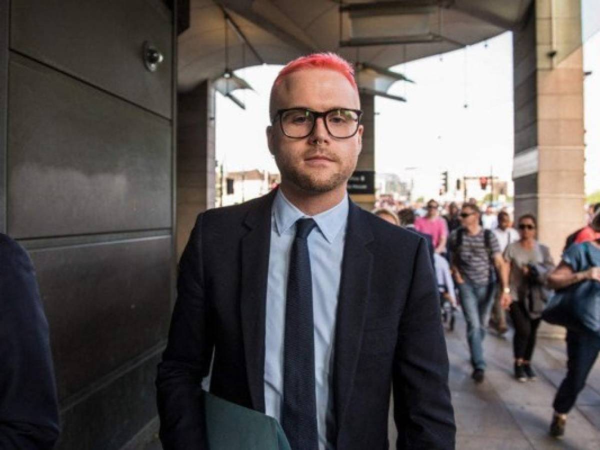 Denunciante de Cambridge Analytica critica a Facebook por prácticas 'acosadoras'