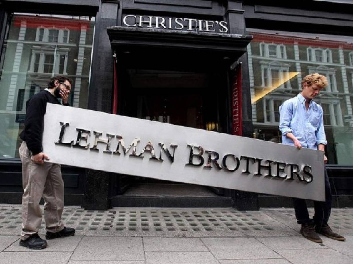 EY paga y evita juicio por quiebra de Lehman Brothers