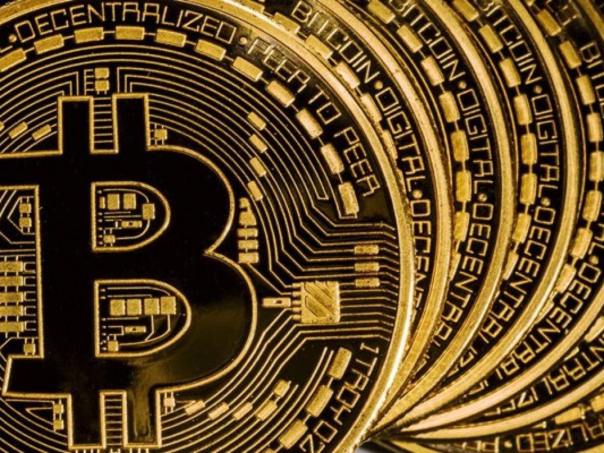 El bitcoin pulveriza sus récords (vale 14% más que la onza de oro)