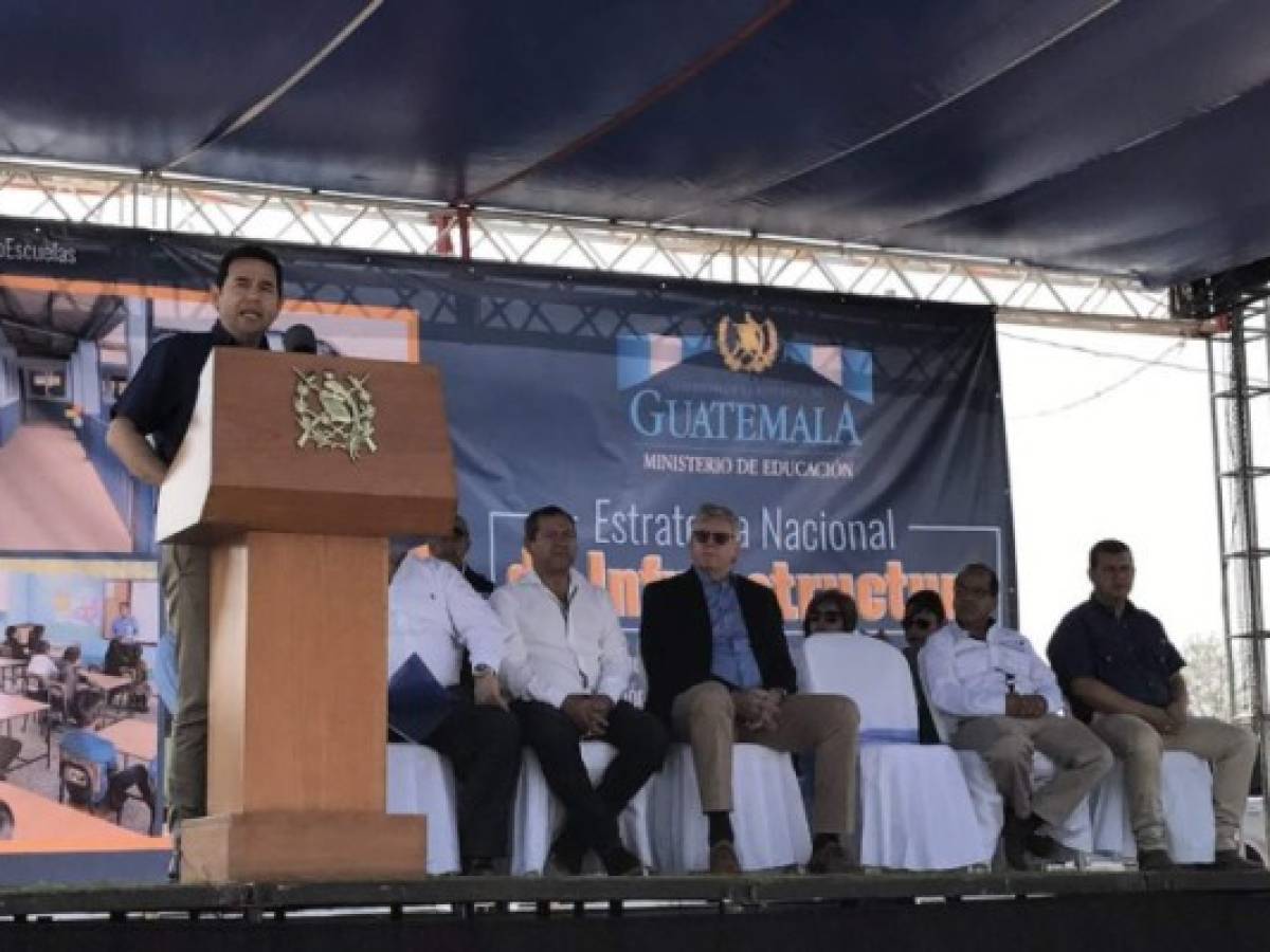 Guatemala: El presidente Morales se desmayó en acto público
