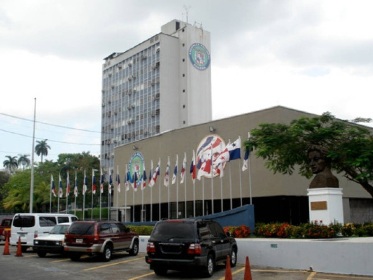 Exigen suspender debate de reformas electorales en Panamá
