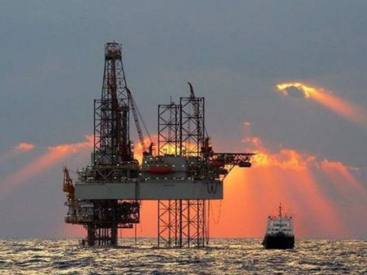 Por Angola aumentarían los recortes de la OPEP, y los precios del crudo subirían más