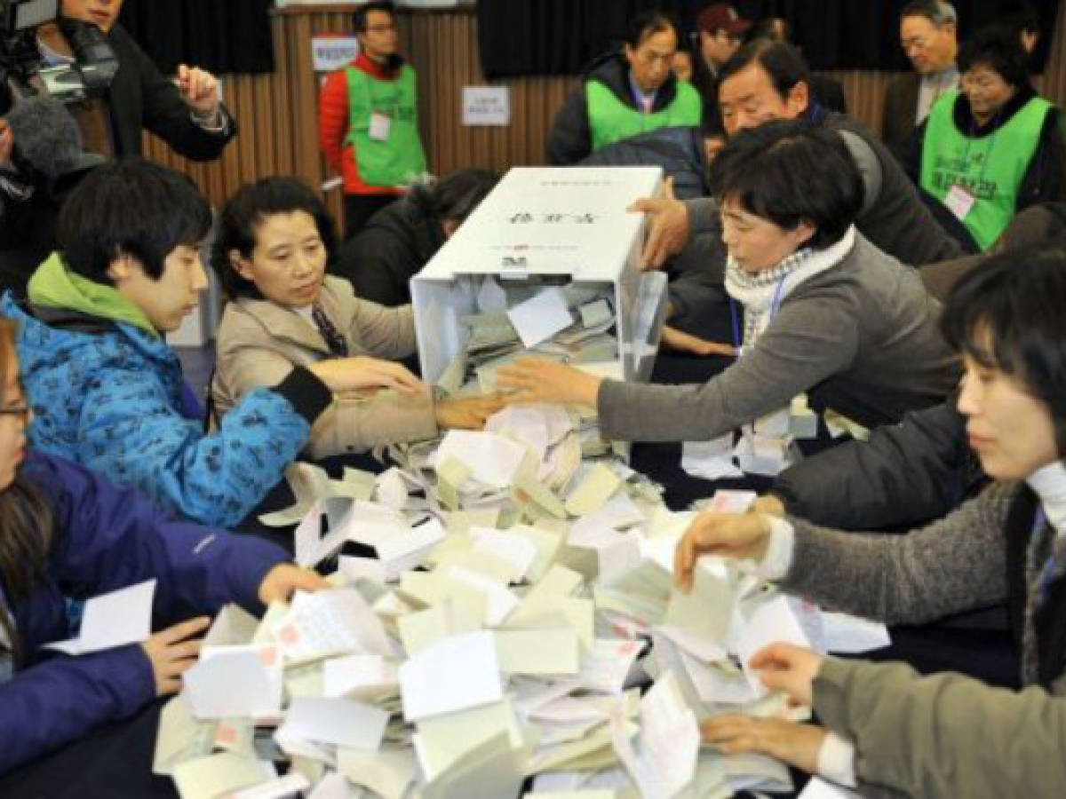 Corea del Sur elige presidenta a una mujer por primera vez