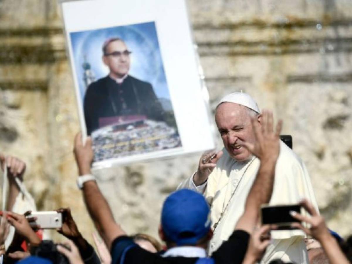 Óscar Arnulfo Romero ya es el primer santo de El Salvador