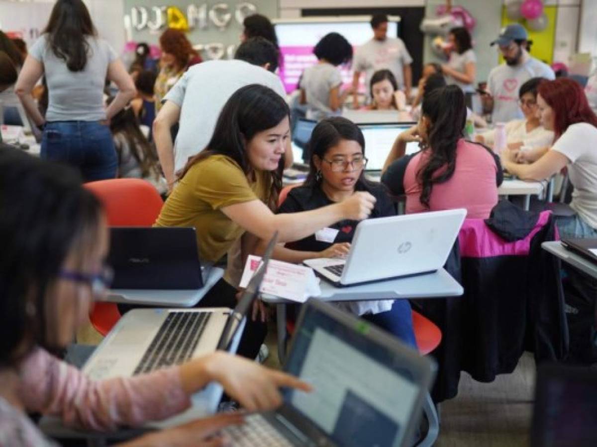Buscan ampliar la participación de las mujeres en la industria TI