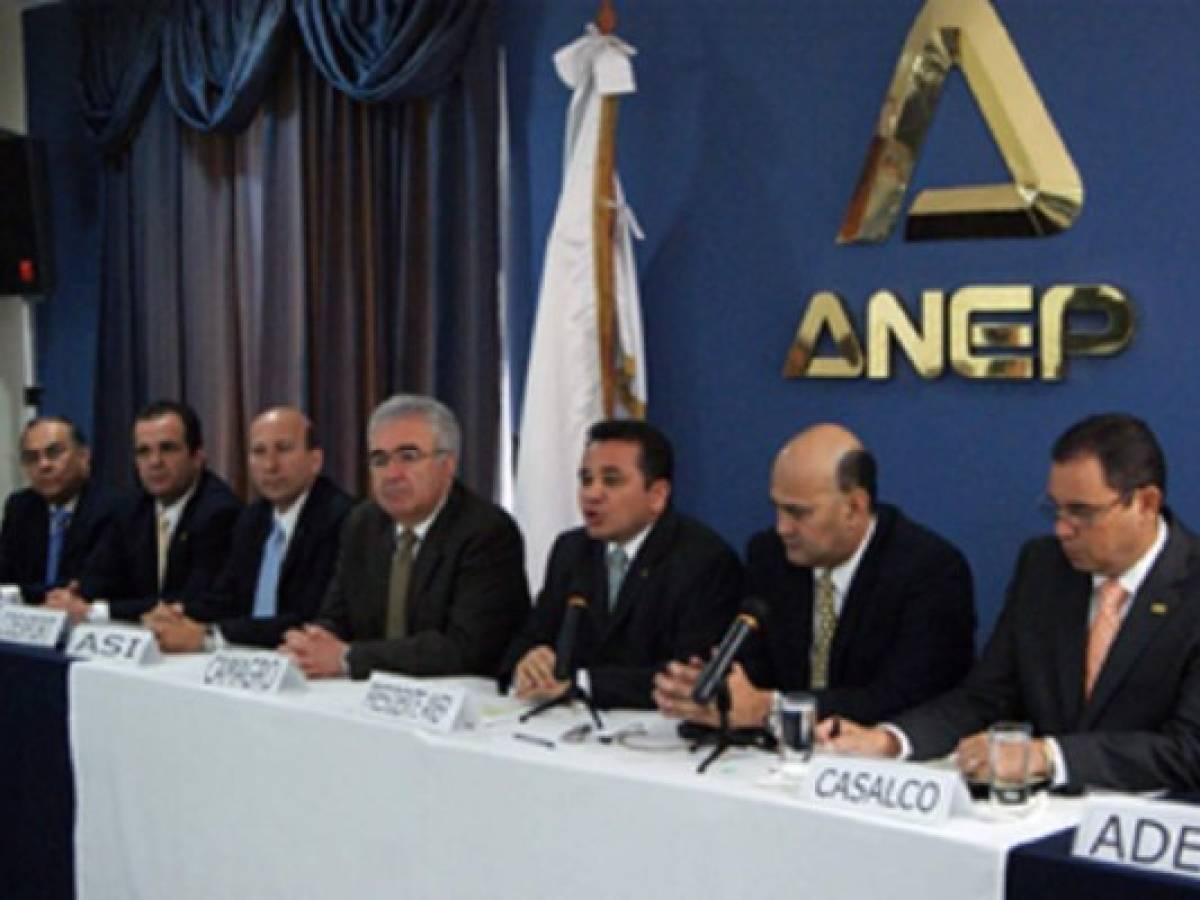 El Salvador: políticos bajan a Hernández de ENADE