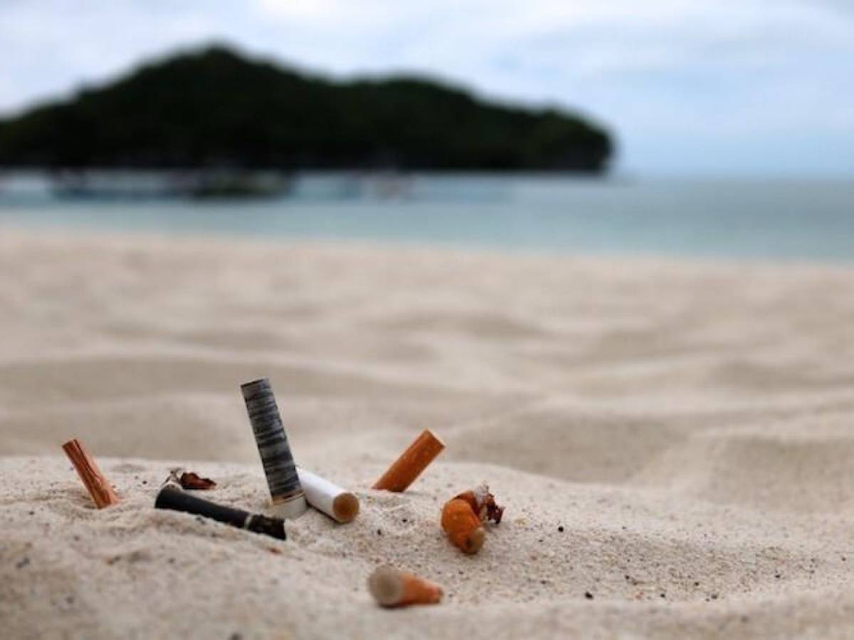 Playa Jacó se convirtió en la primera playa de Costa Rica libre de humo de tabaco