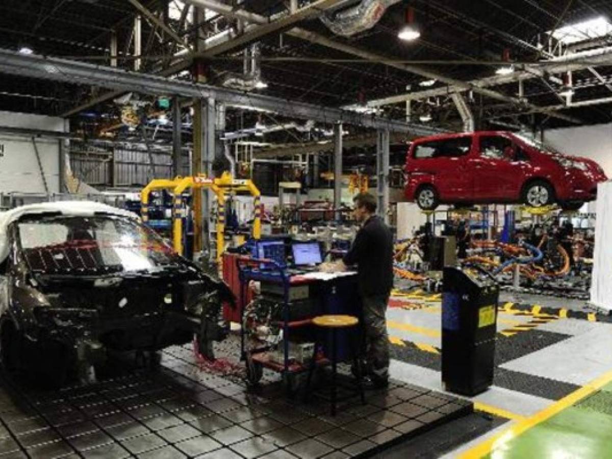 España acelera crecimiento pero consumo sigue débil