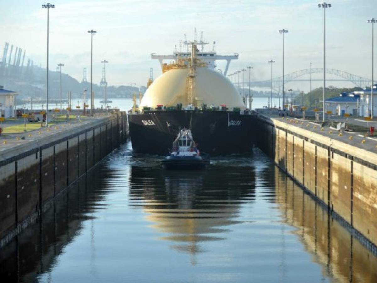 Panamá: A partir de octubre, buques de GNL podrán transitar de noche