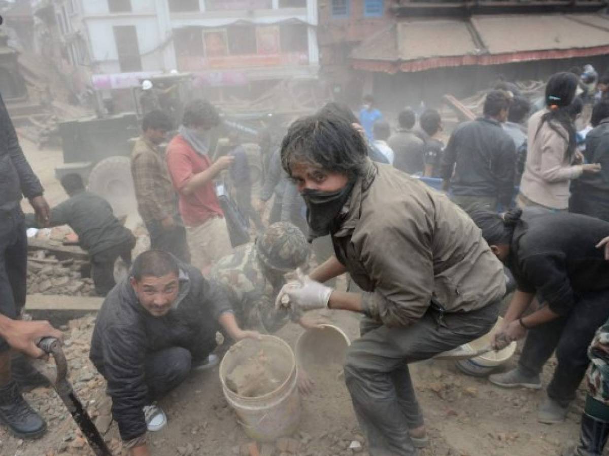 Terremoto de 7,9 en Nepal y otros 49 países