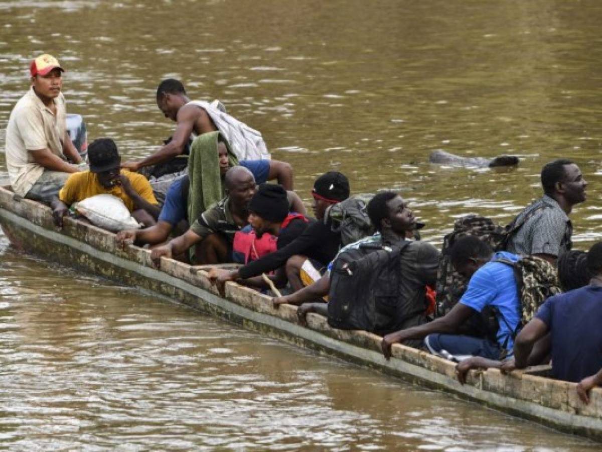 Panamá: Cientos de migrantes desbordan la frontera con Colombia
