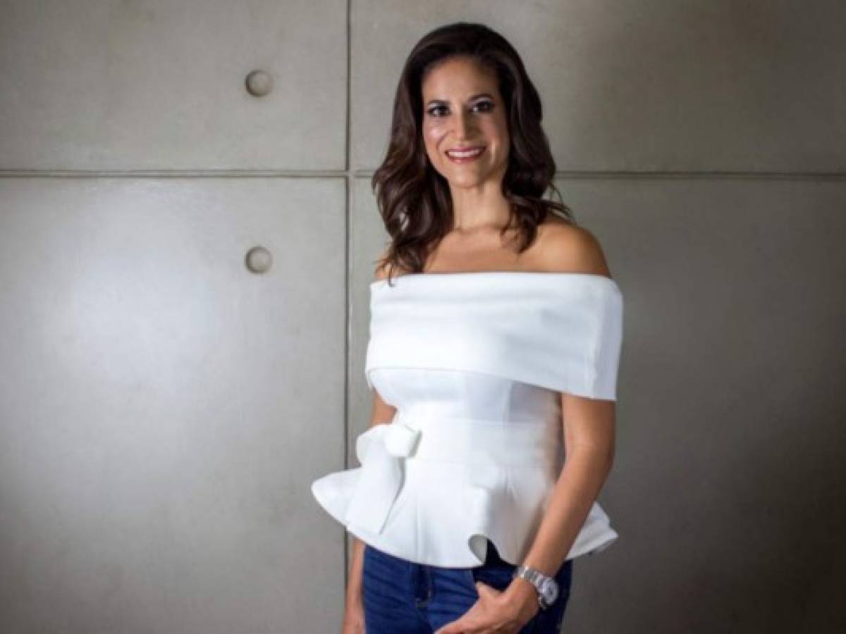 Eva Innocenti: Elegancia y actitud reflejada en una cartera desde El Salvador