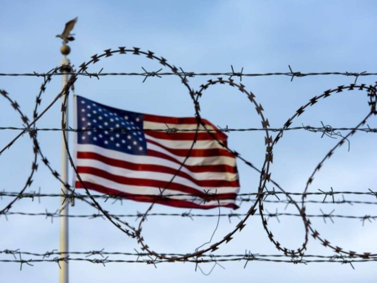 Estados Unidos procesará a 25.000 solicitantes de asilo que esperan en México