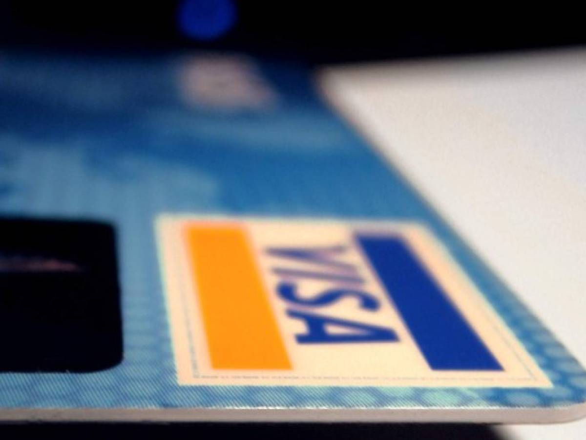 Guatemala: suspenden ley de tarjetas de crédito