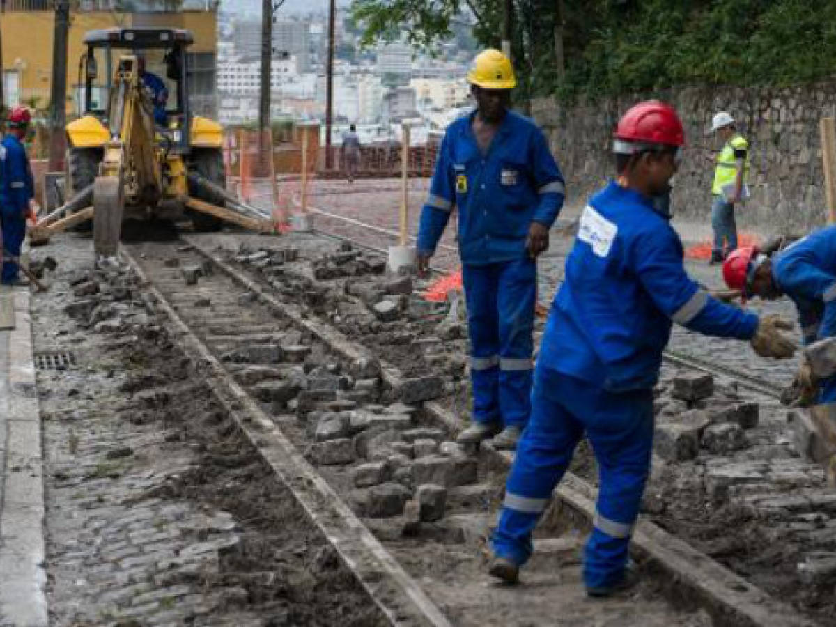 Brasil 'en vías de expansión' pese a caer previsión de crecimiento