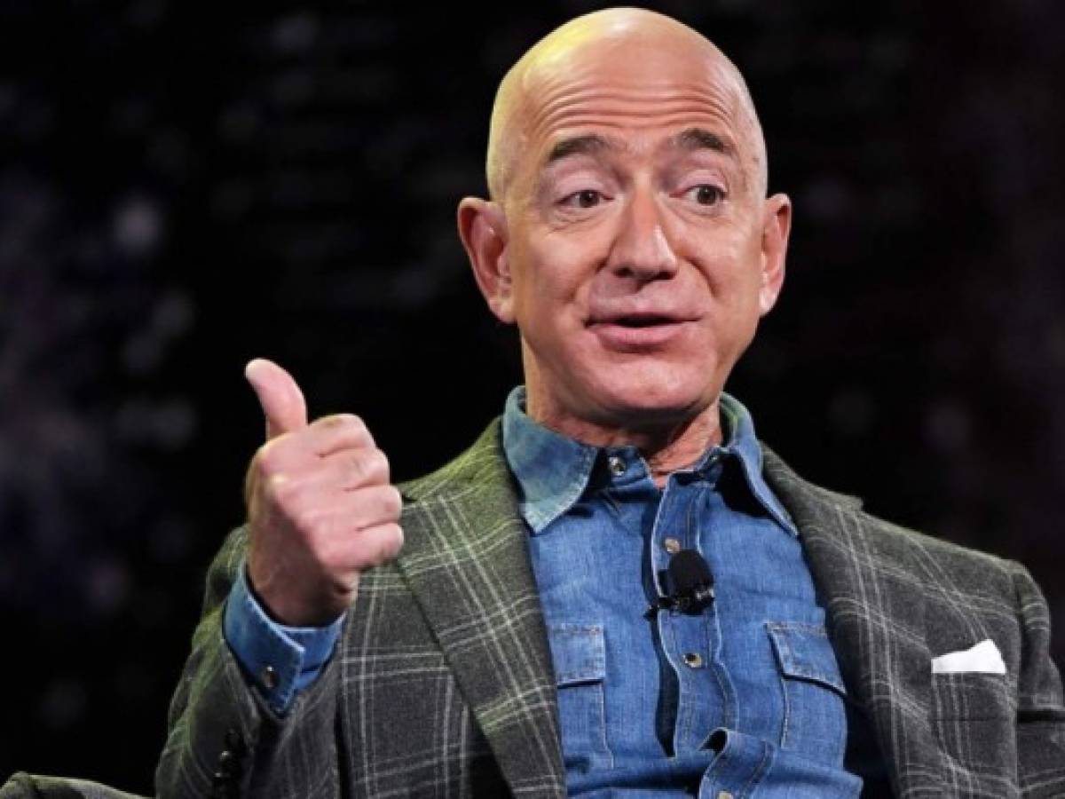 Críticas para Jeff Bezos por donar US$690.000 para Australia, menos de lo que gana cada cinco minutos