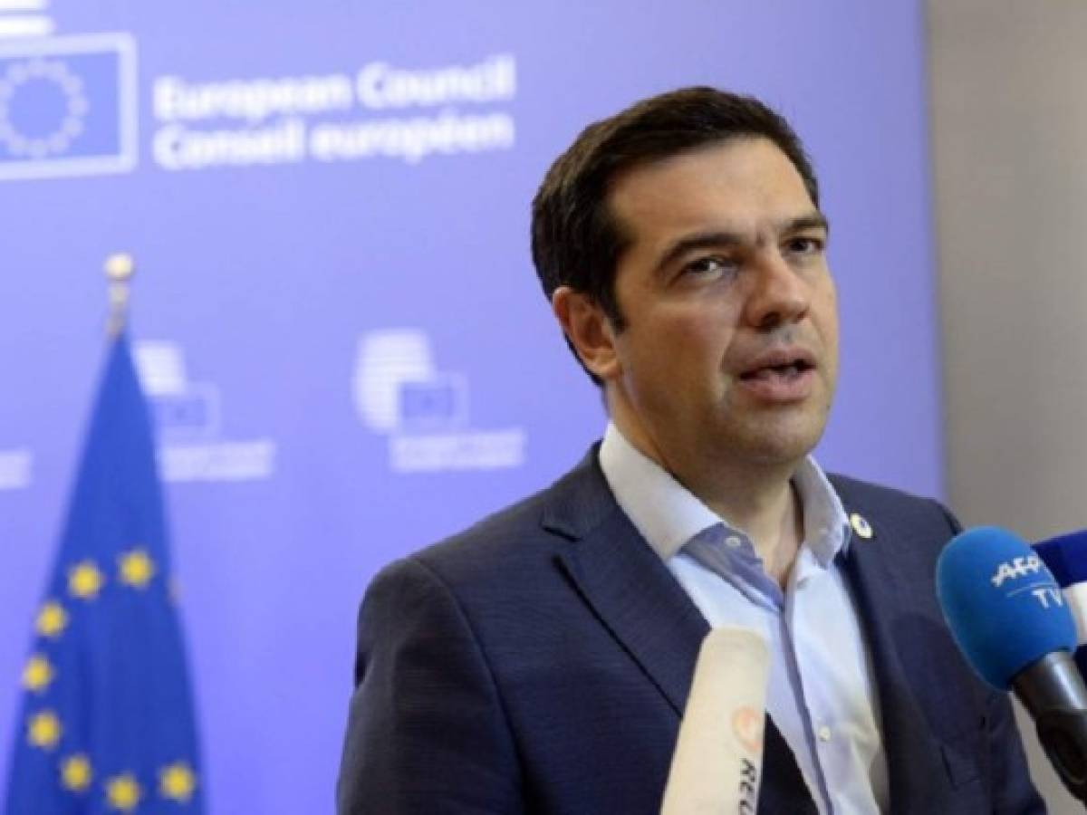 Duro acuerdo para Grecia con zona euro, a cambio de rescate