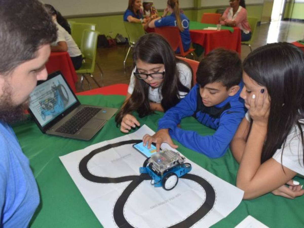 Costa Rica: Programa educativo de Intel benefició a 1.500 estudiantes