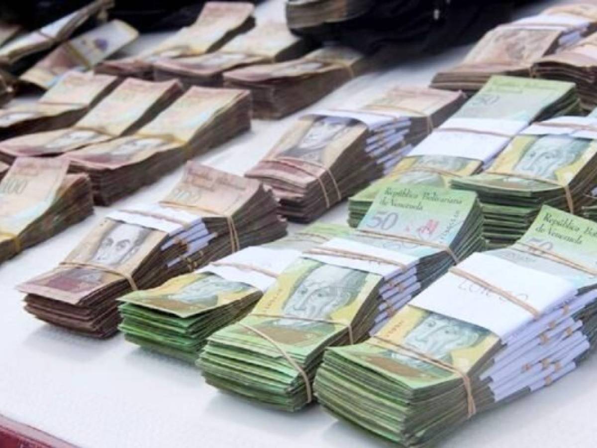 Toneladas de billetes llegan a Venezuela en aviones (échele la culpa a la inflación)