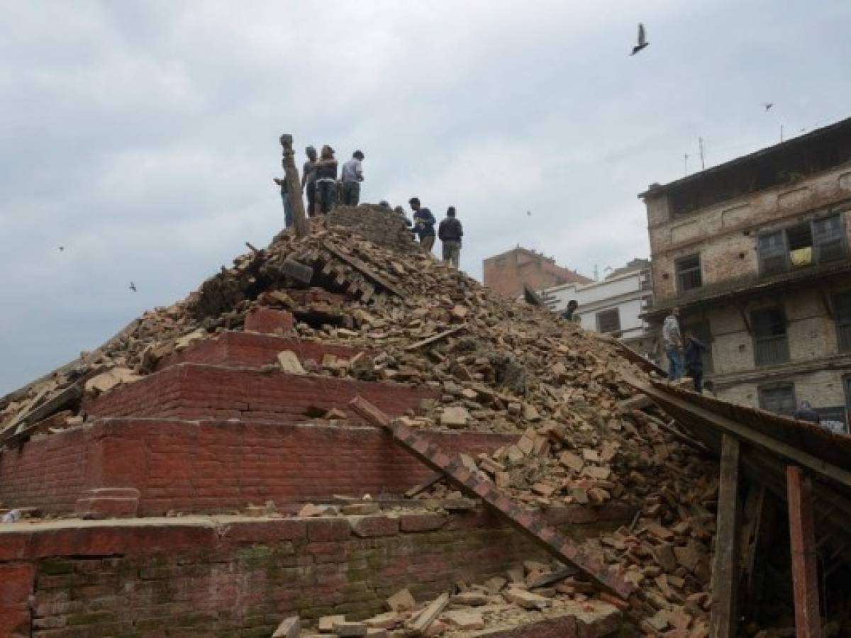 Terremoto de 7,9 en Nepal y otros 49 países