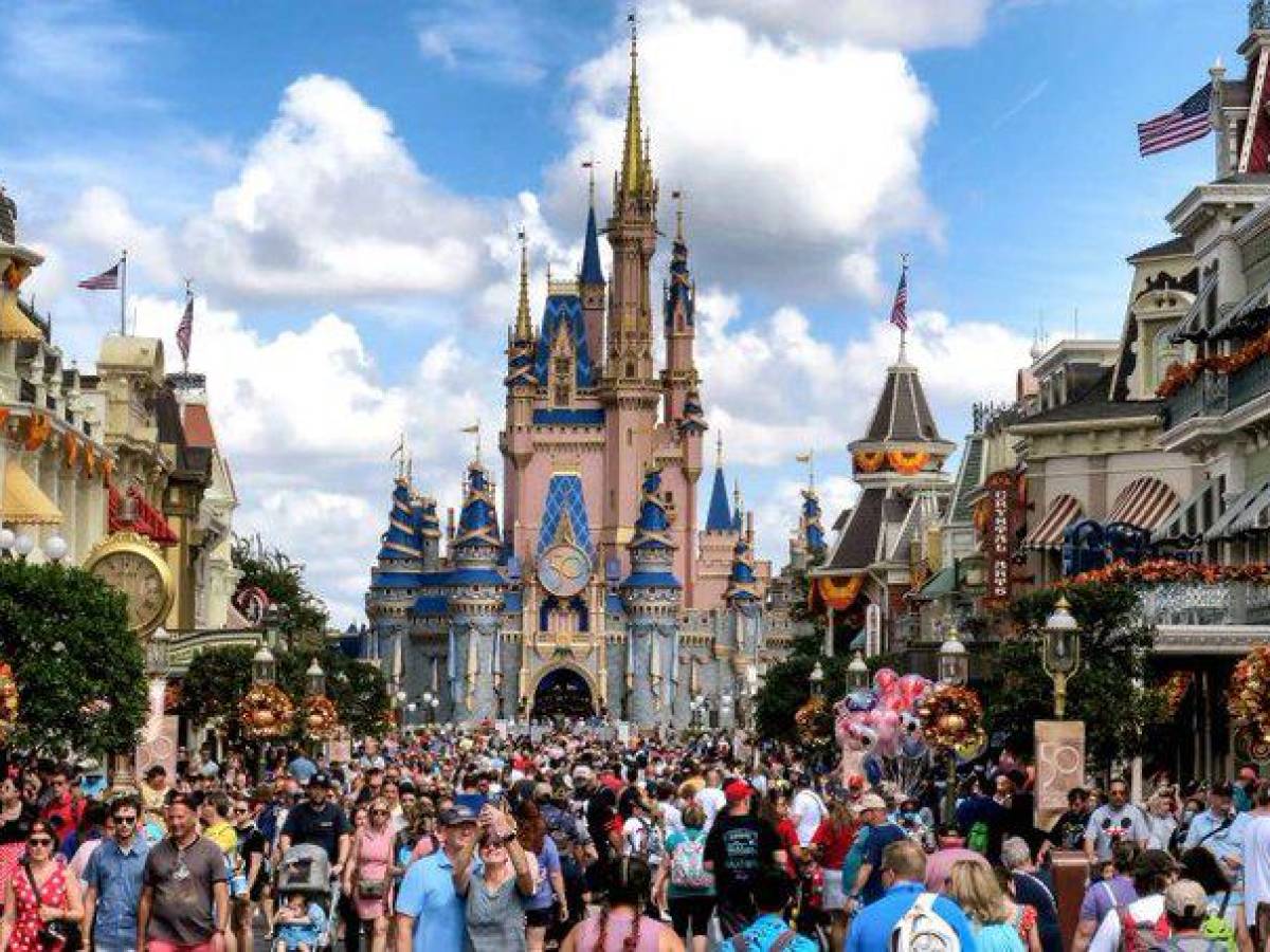 Disney extiende el contrato del CEO, Bob Iger, hasta 2026