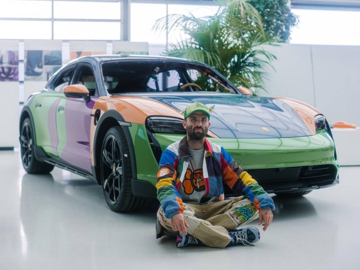 Porsche se une al diseñador Sean Wotherspoon para crear un vehículo inspirado en zapatillas deportivas