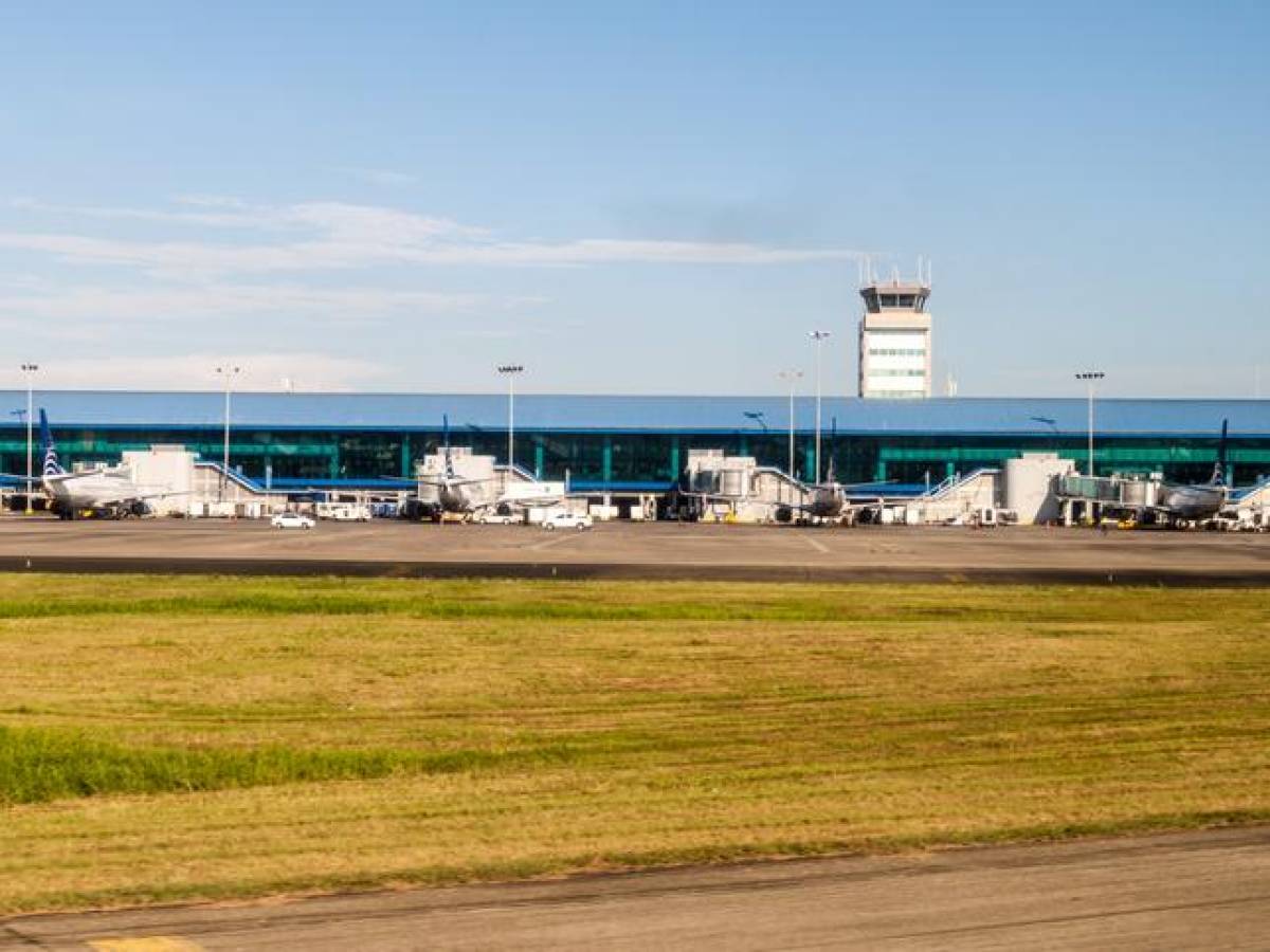 Aeropuerto de Tocumen suspende operaciones debido a tormenta