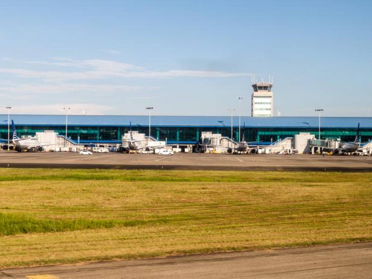 Aeropuerto de Tocumen suspende operaciones debido a tormenta