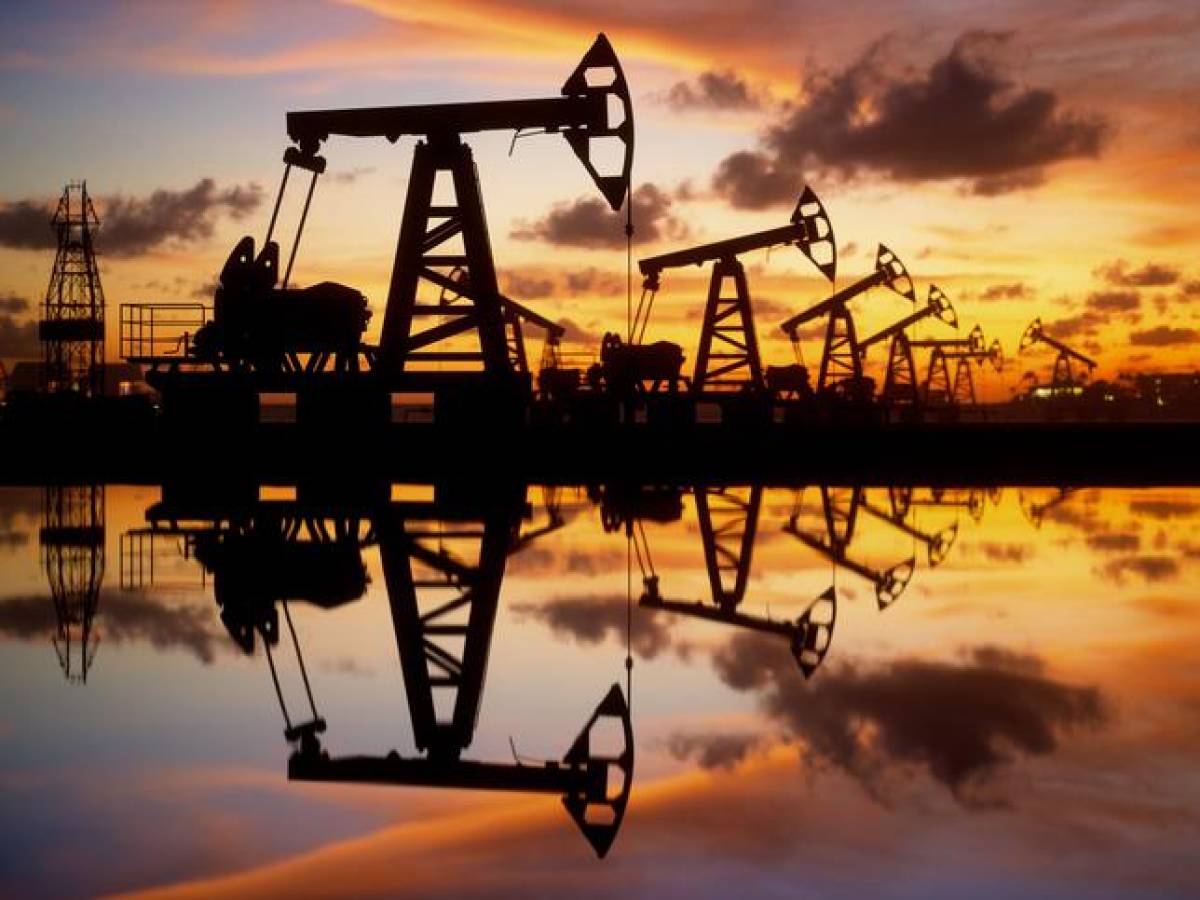 El petróleo se acerca a sus precios máximos en 13 años