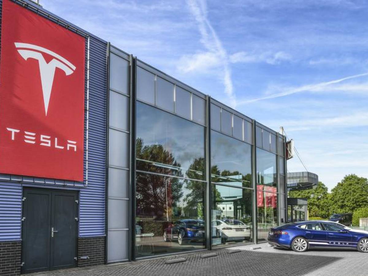 Entregas de autos Tesla aumentaron 42 % en el tercer trimestre