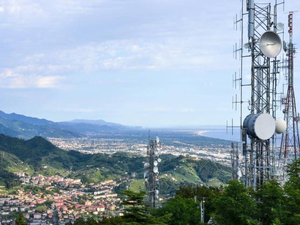 Licitarán tercera concesión para el servicio de telefonía móvil en Panamá