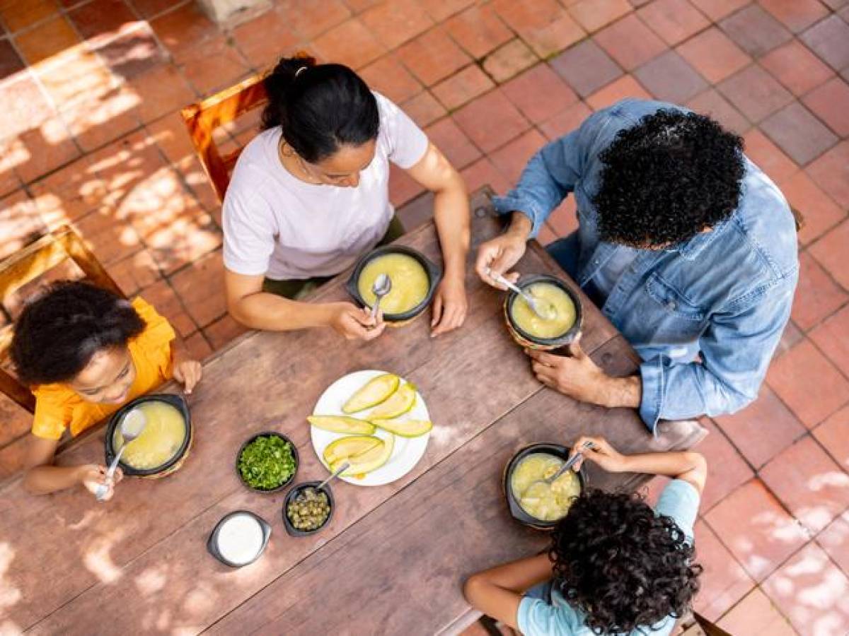 Casi el 50 % de salvadoreños dejó de comprar ciertos alimentos por los altos precios