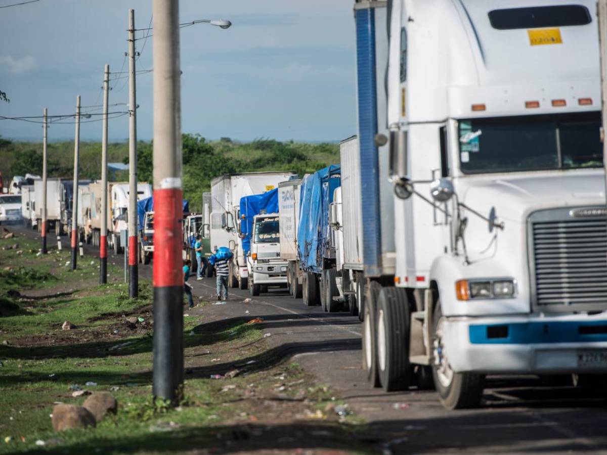 Guatemala: Habilitan pasos fronterizos que estaban cerrados en protesta por alza de combustibles