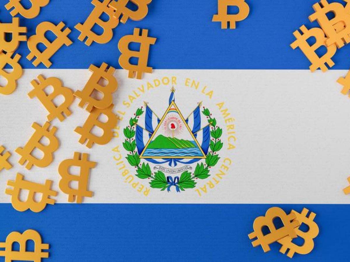 Presidente de El Salvador anuncia que comprará un bitcoin cada día