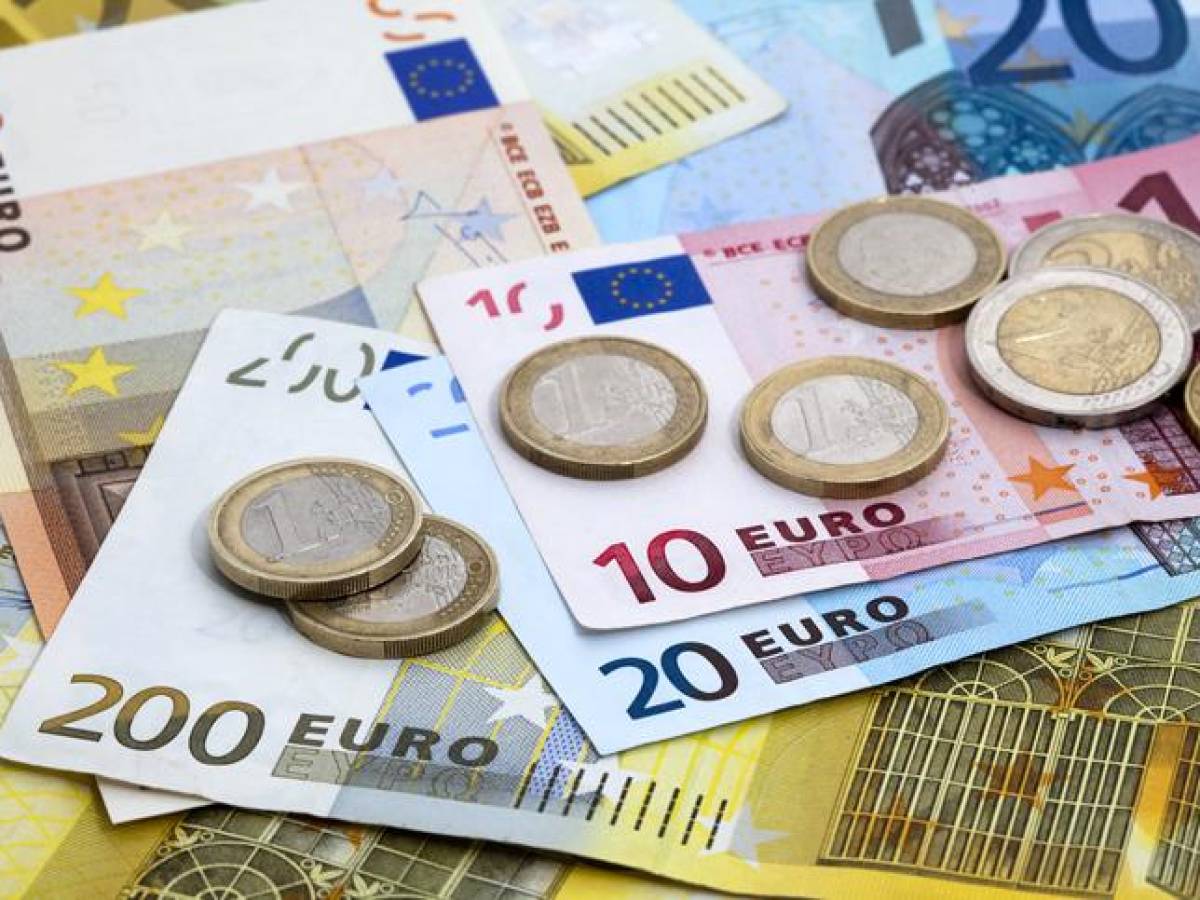 El euro alcanza un nuevo máximo de 16 meses frente al dólar