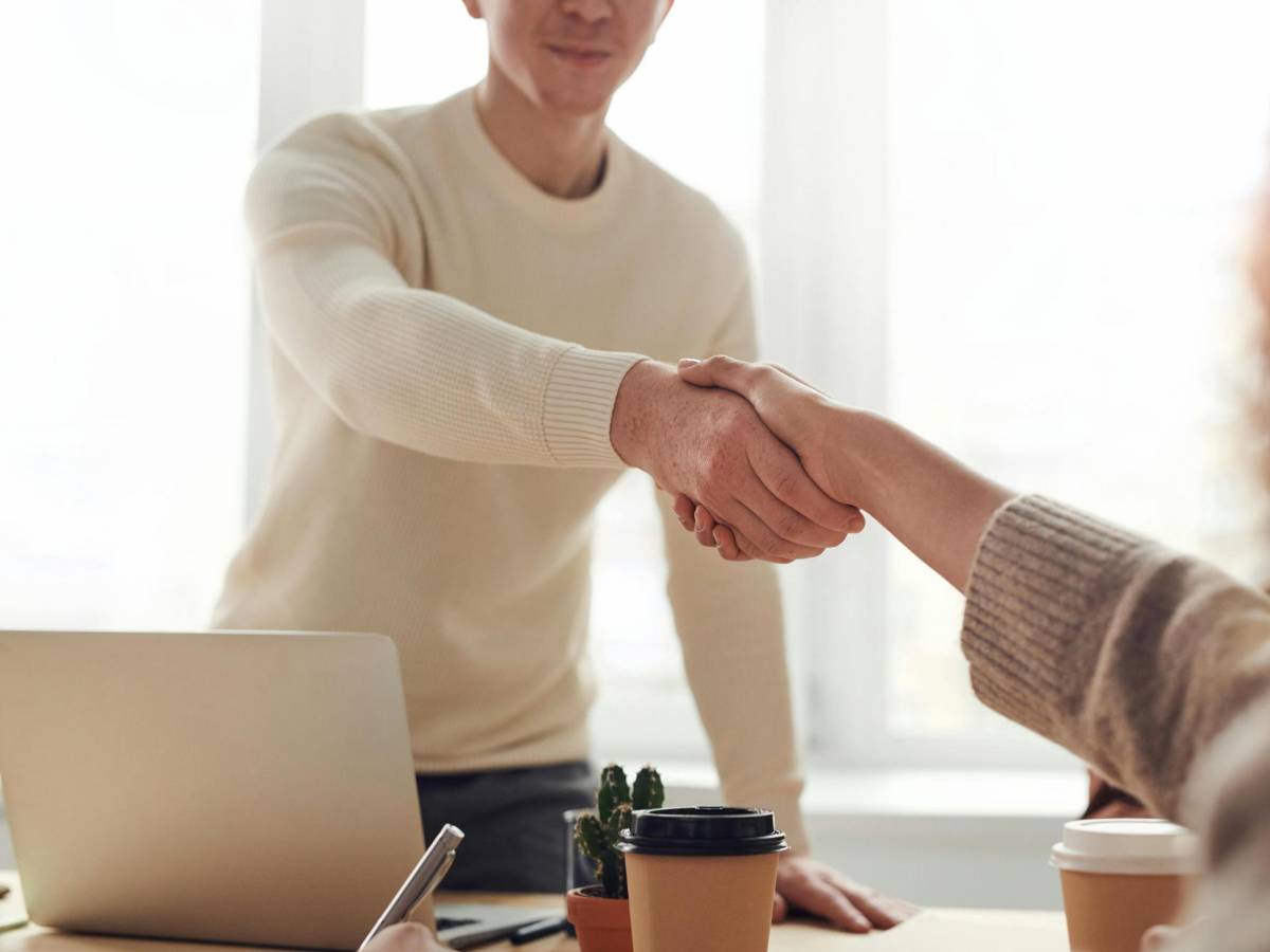 Conozca las ventajas y retos de combinar talento local con empleados en el extranjero