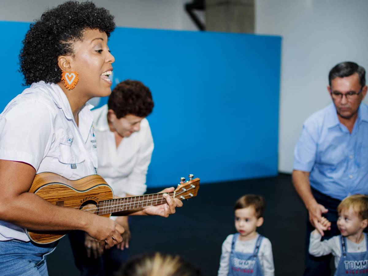 Emprendedora crea un centro de acompañamiento musical para la primera infancia