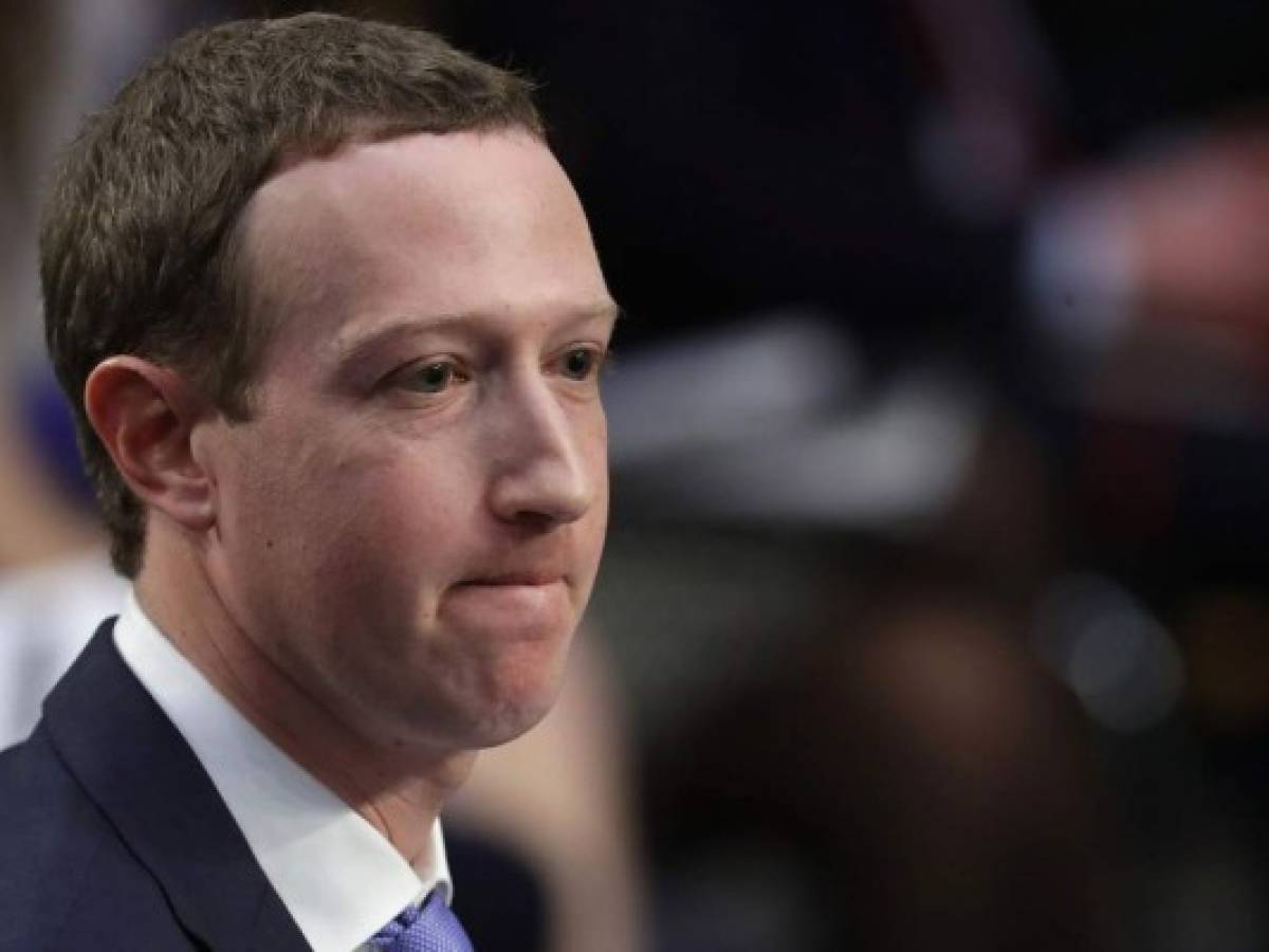 Zuckerberg recibe al hombre que quiere regular a Facebook y otras tecnológicas