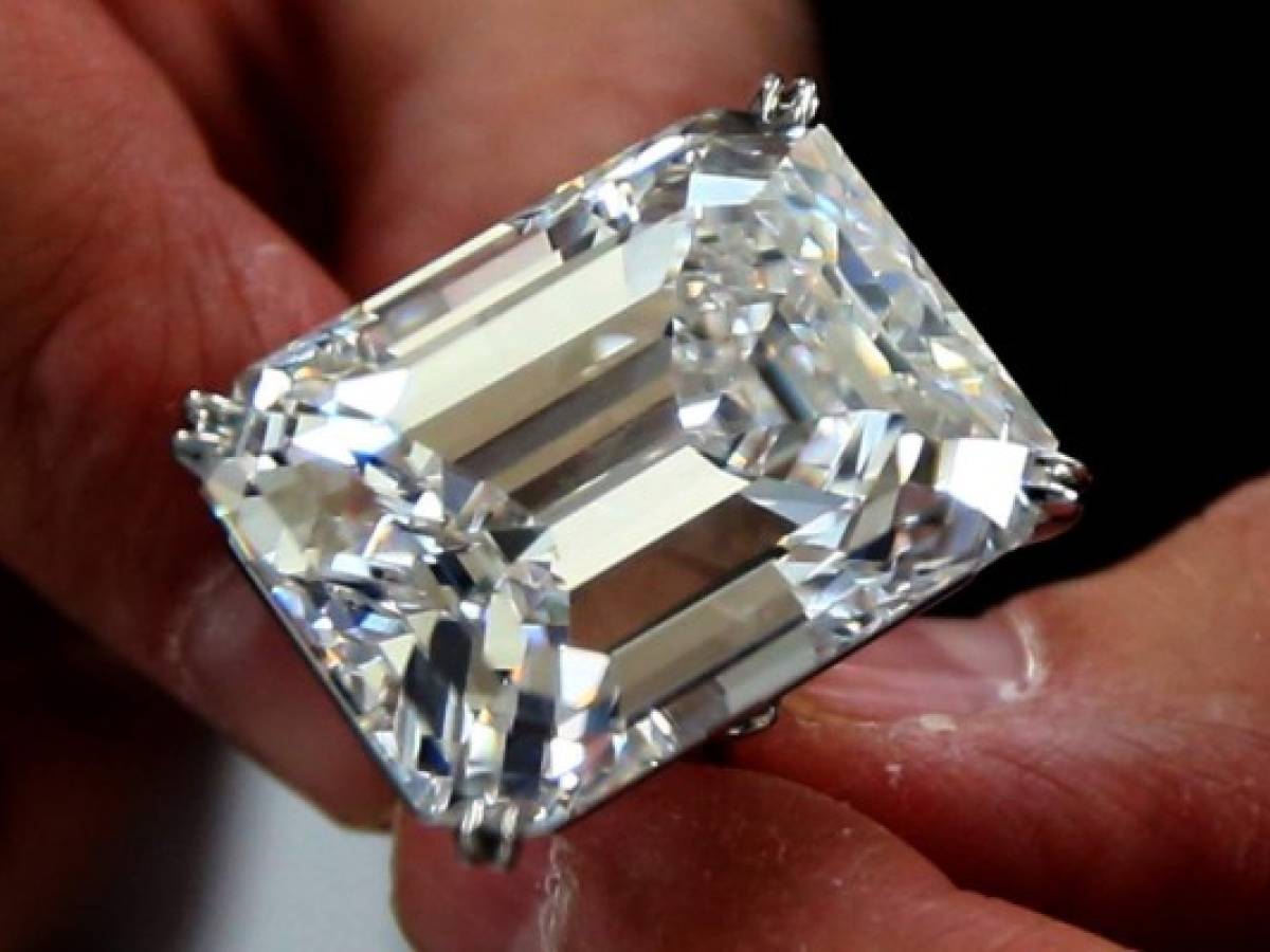 Exponen un diamante de 100 quilates en Dubái