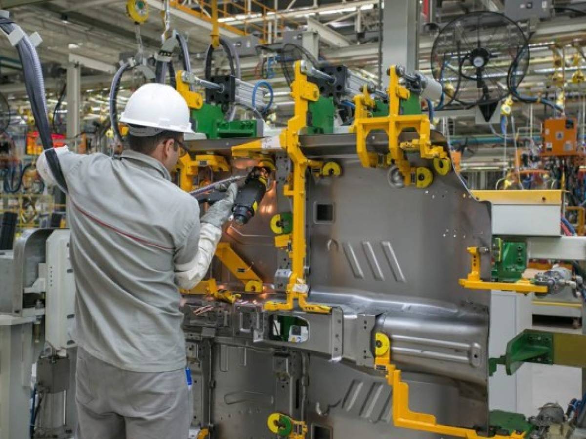 Brasil: cae actividad económica, crece desempleo