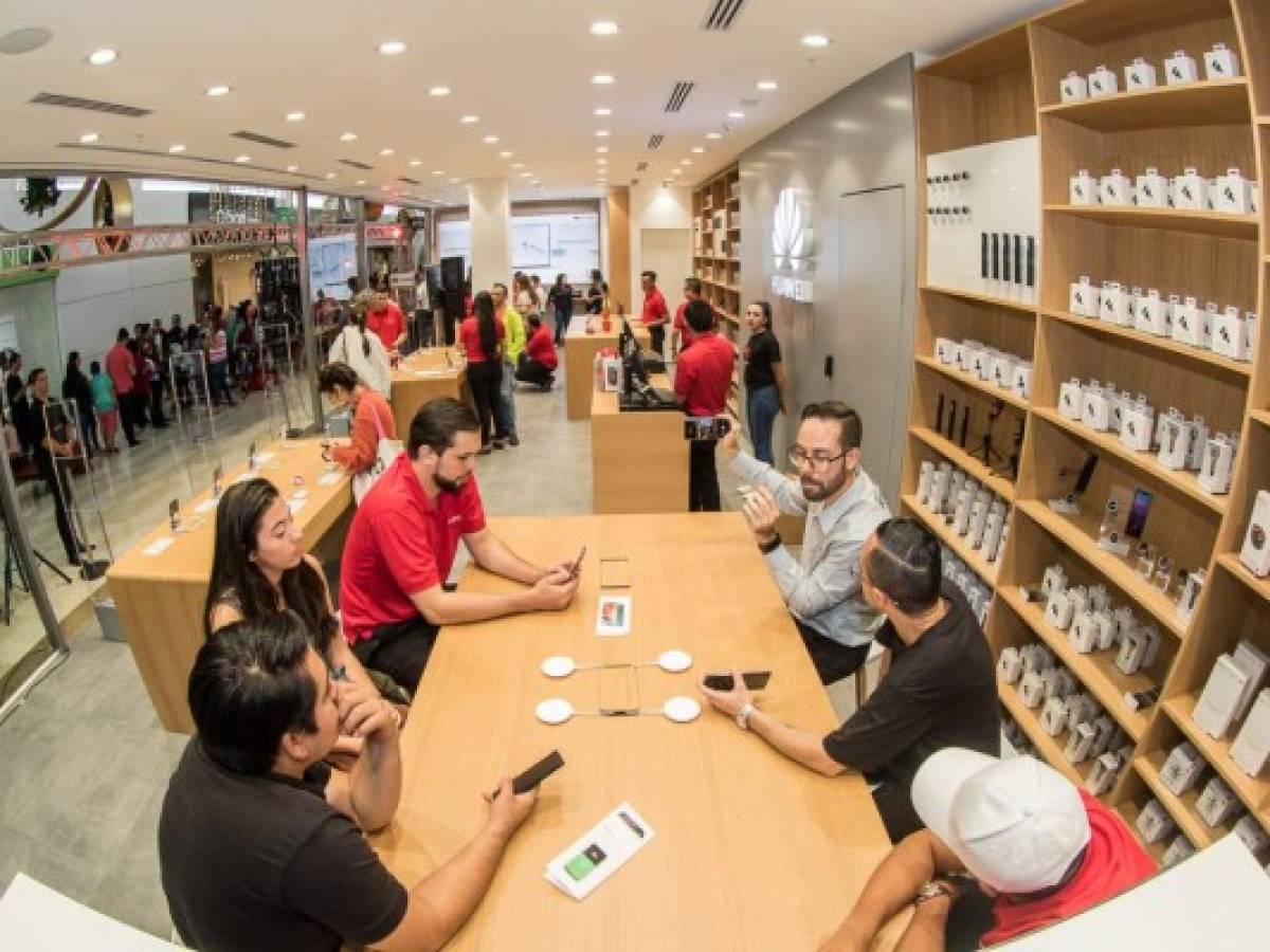 Huawei inaugura tienda en Costa Rica