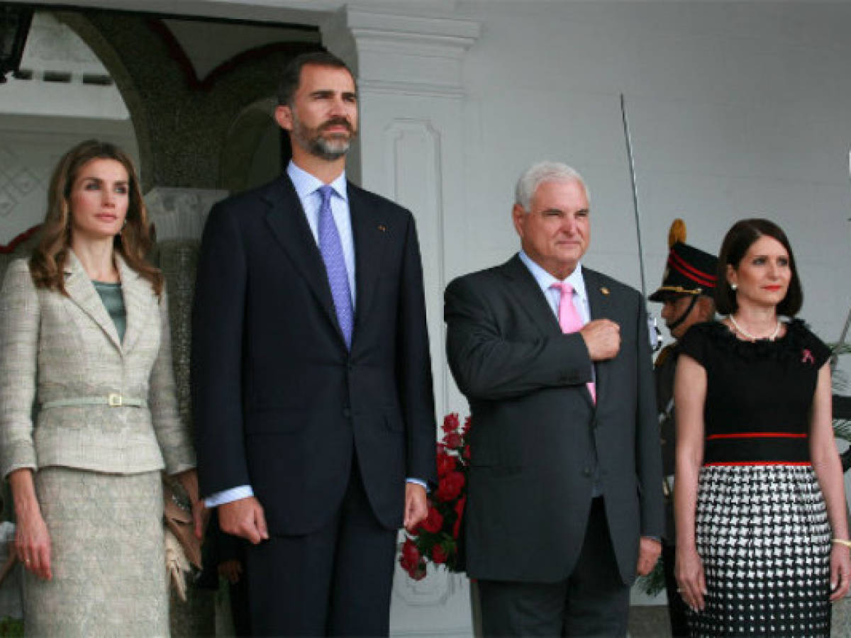 Príncipe Felipe se reúne con presidente panameño