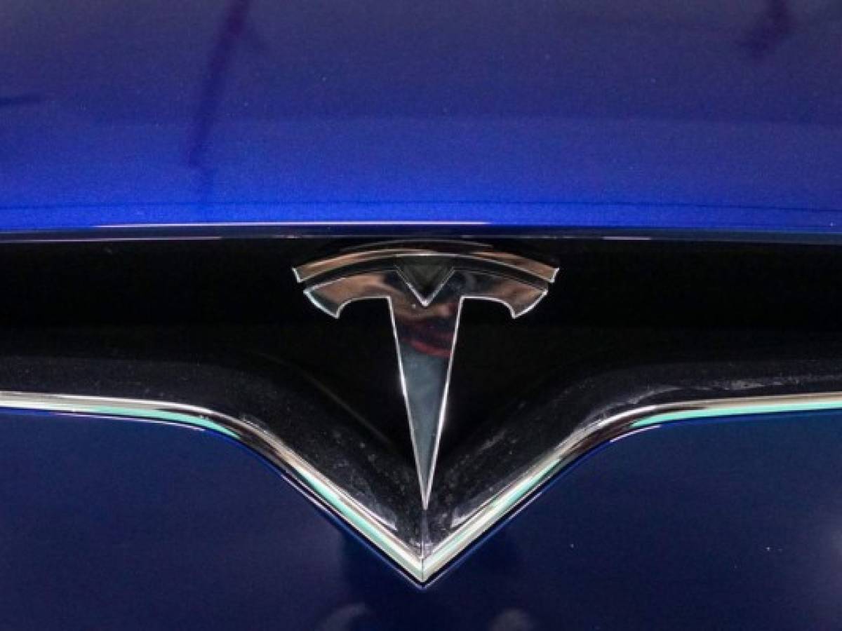 Acción de Tesla se derrumba 13% después de la apertura en Wall Street